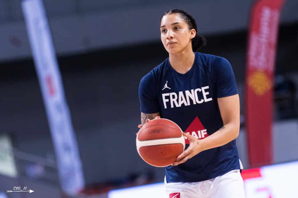 Gabby Williams Breanna Stewart